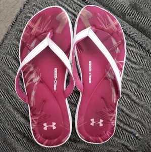 🔵3/$15🔵Under Armour foam flip flops